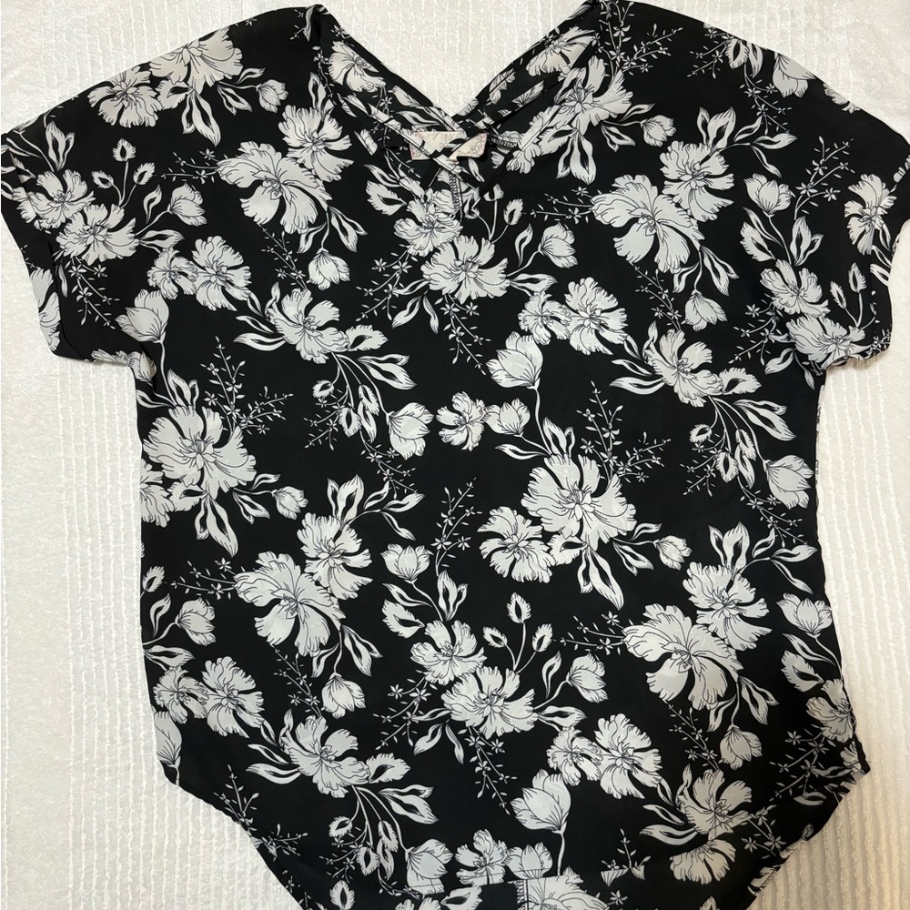 Pink Rose Black and White Short Sleeve Blouse